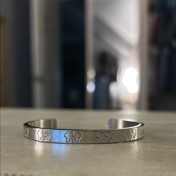 Silver Elephant Cuff Bracelet - Picture 1 of 2